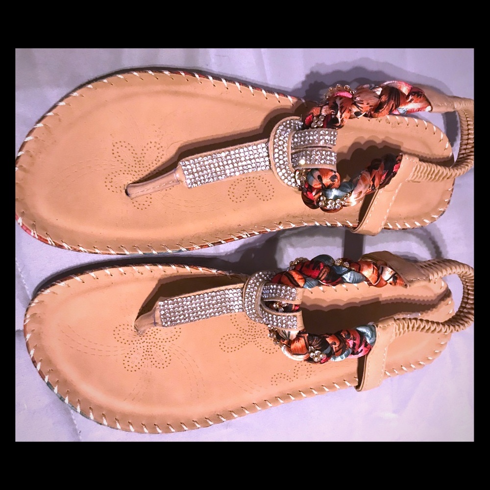 NWOT Woman’s Sandal, Floral and Rhinestone!